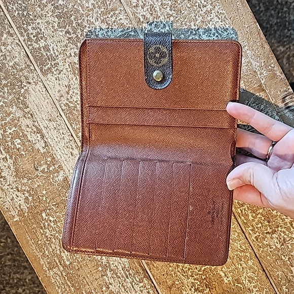 SOLD!!!  Louis Vuitton Monogram Porte Papier Zipper Bifold Wallet EUC with COA - Picture 7 of 15